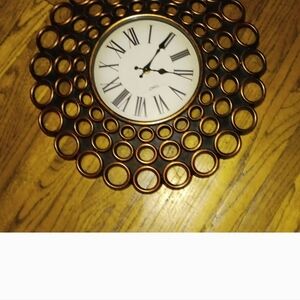 Wall clock plastic 🕒